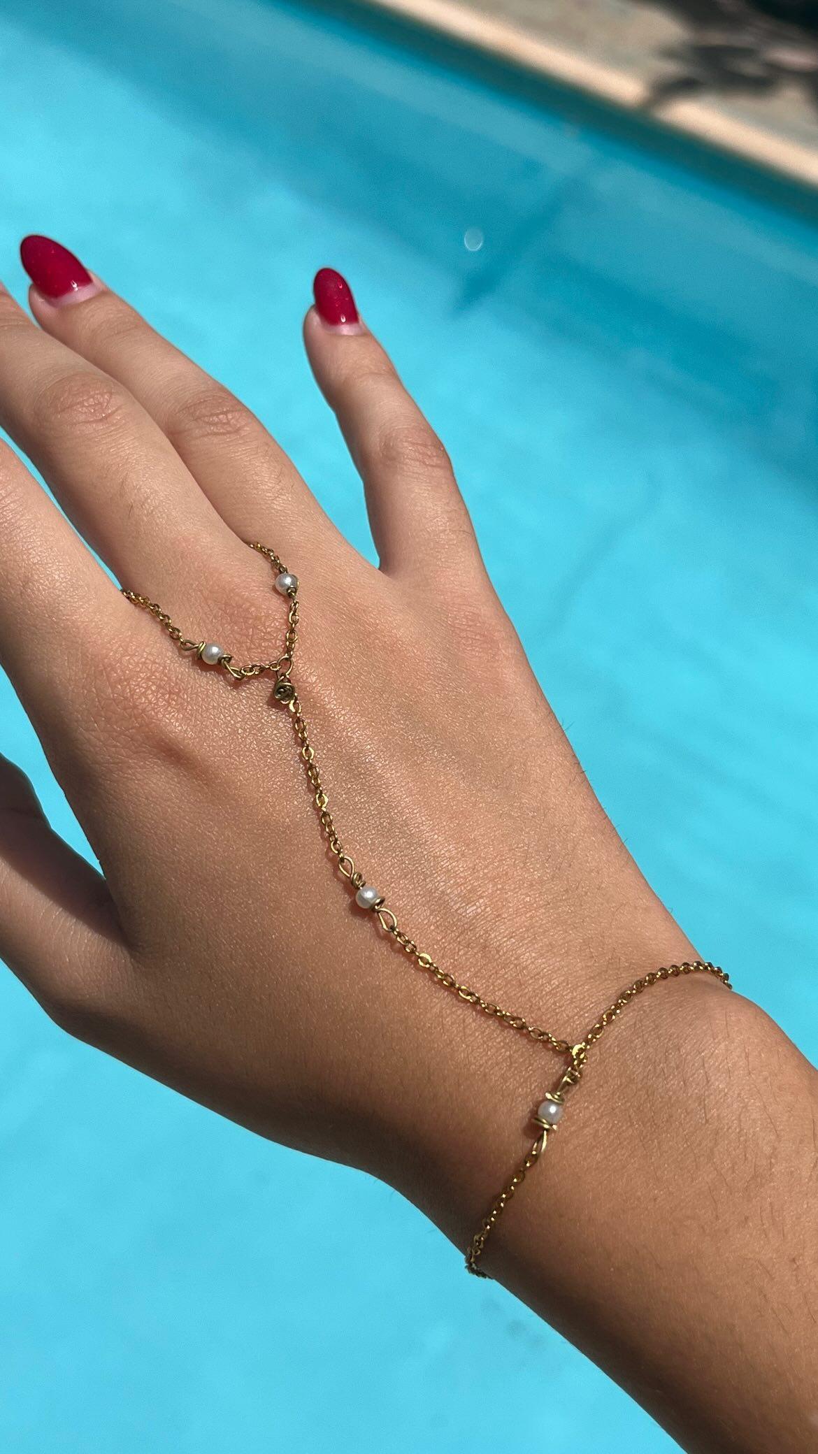 A hand chain