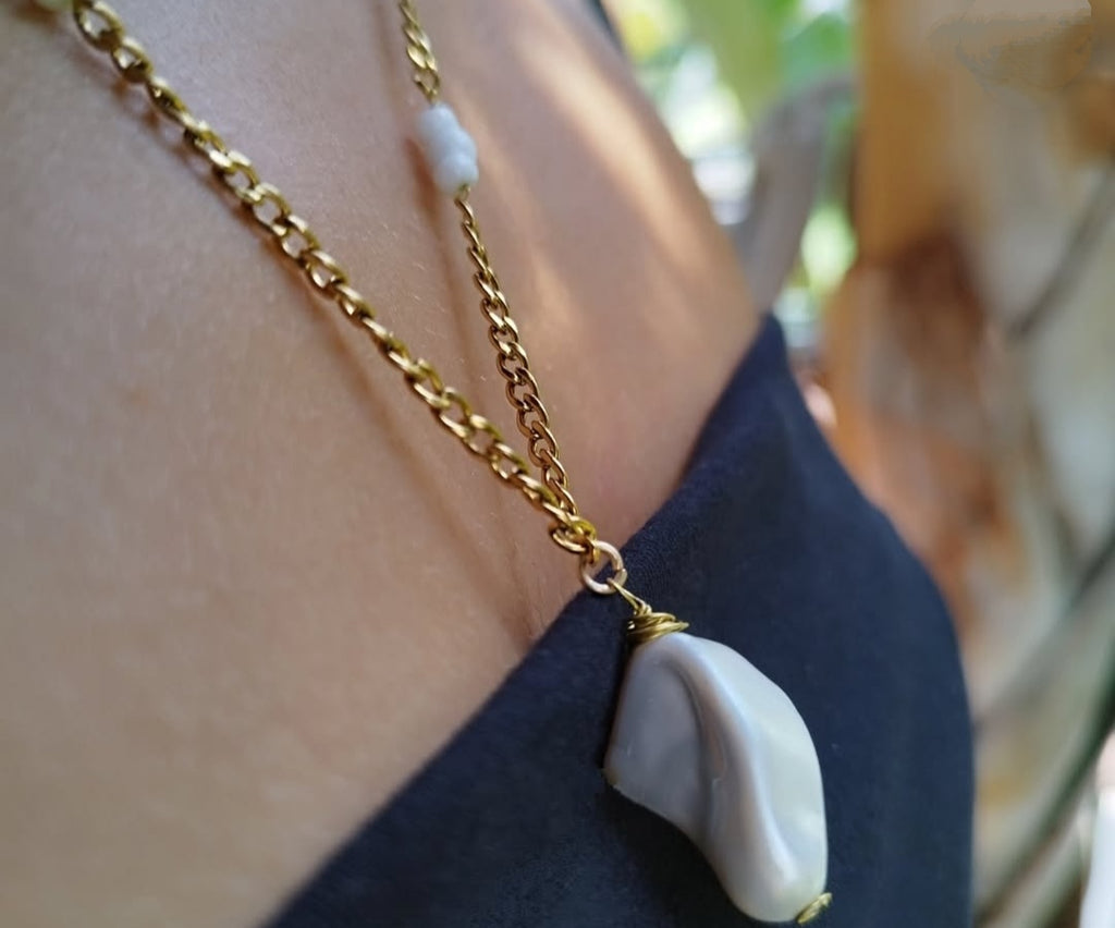 White pearl necklace